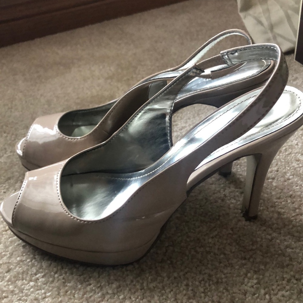 Style & Co beige sling-back pumps size 8